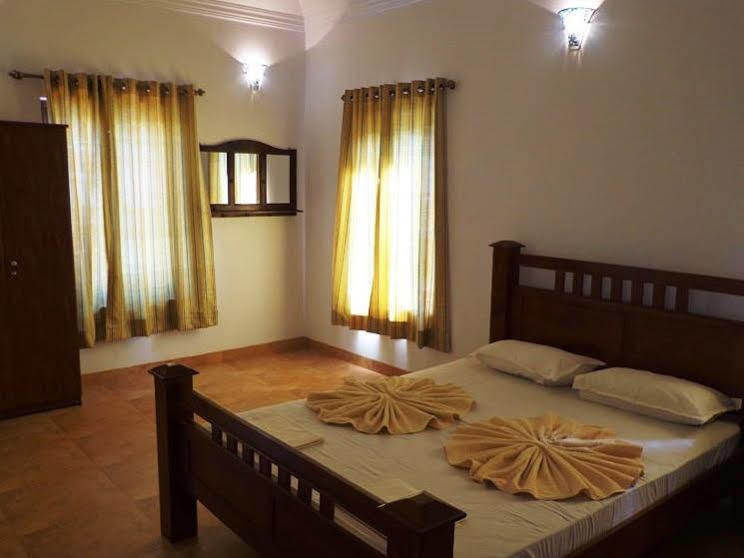 White Square Nirvana, Parra Mapusa Extérieur photo