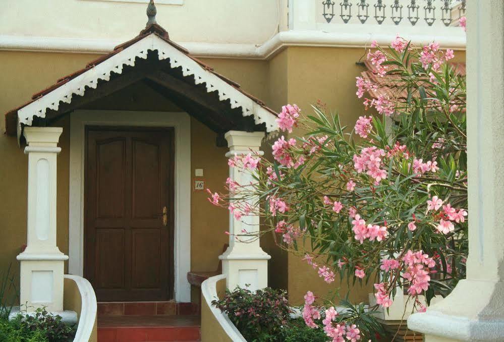 White Square Nirvana, Parra Mapusa Extérieur photo