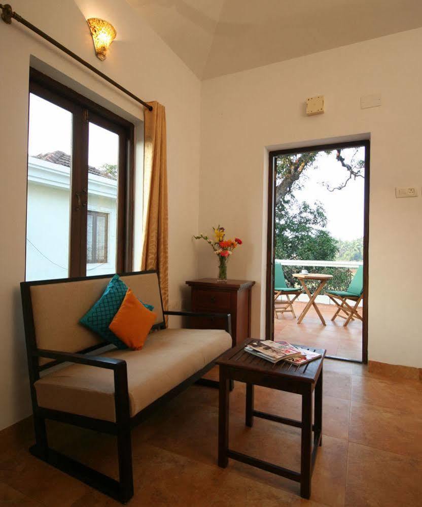 White Square Nirvana, Parra Mapusa Extérieur photo
